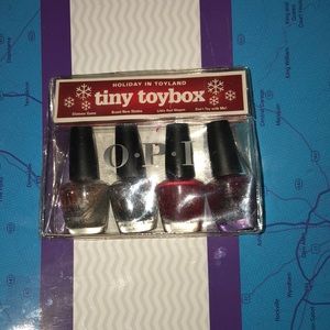 4 pack of small nail polishes